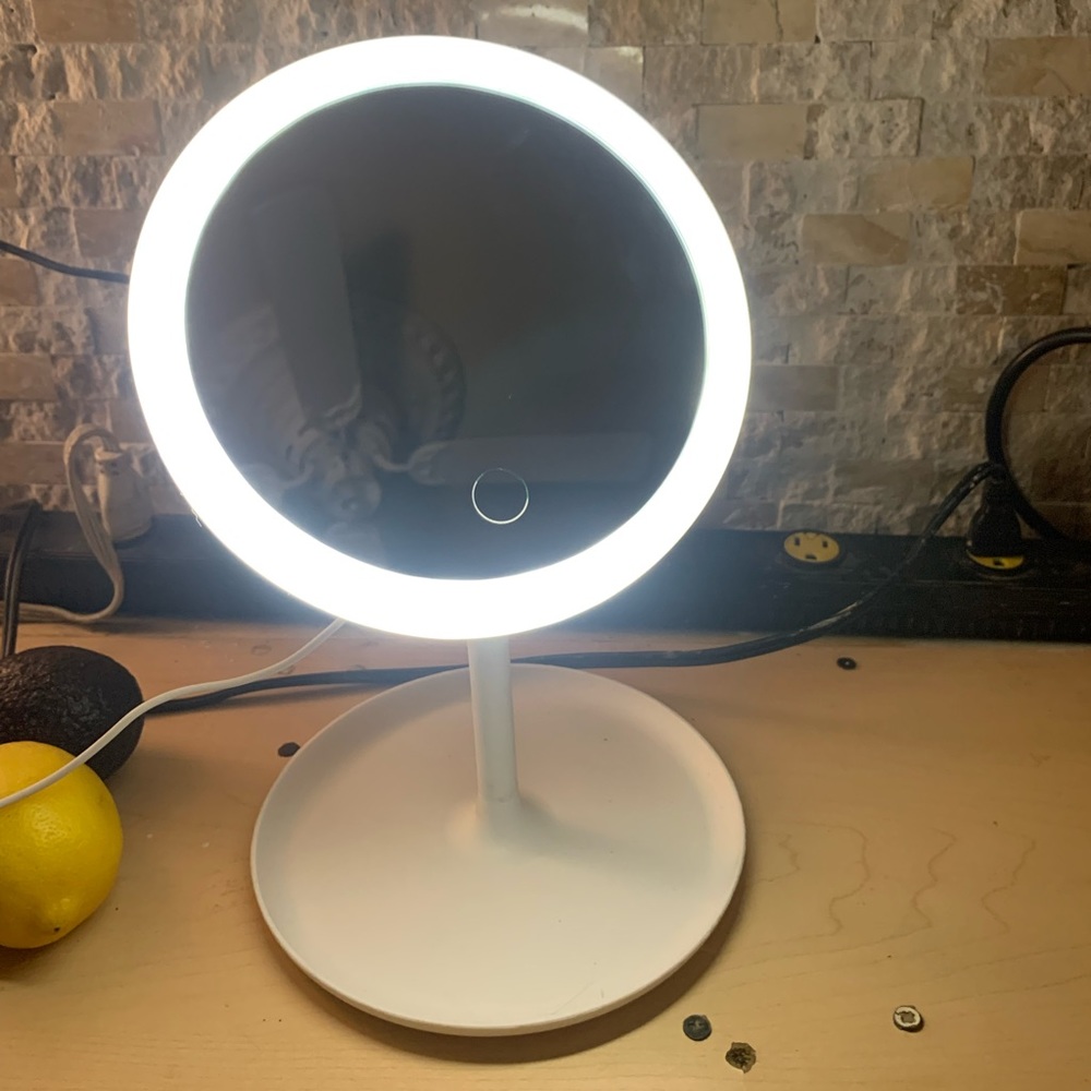 Lighted Makeup Mirror on Stand